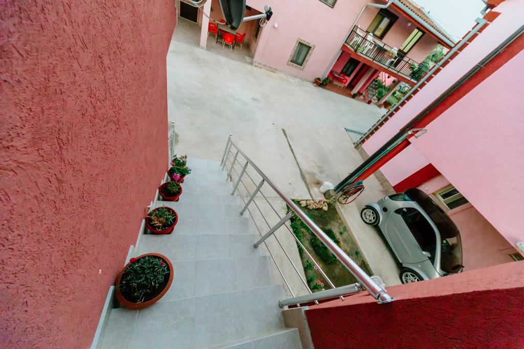 Mc Apartments Улцинь Экстерьер фото